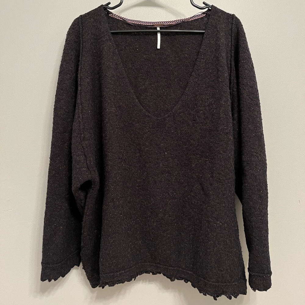 Free People Wool Blend V Neck Batwing Sweater. Size Large